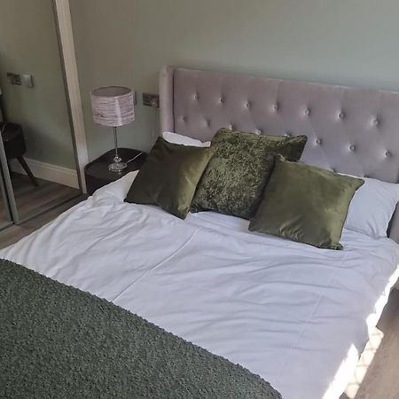Jasmin Apartments - Luxury 1 & 2 Bedroom Units With Free Parking 부쉬 외부 사진