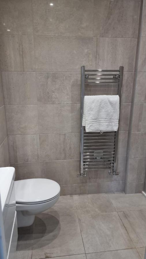 Jasmin Apartments - Luxury 1 & 2 Bedroom Units With Free Parking 부쉬 외부 사진