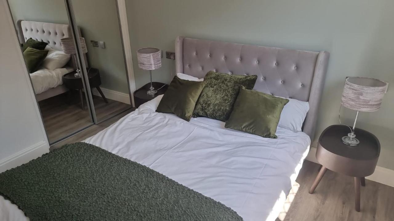 Jasmin Apartments - Luxury 1 & 2 Bedroom Units With Free Parking 부쉬 외부 사진