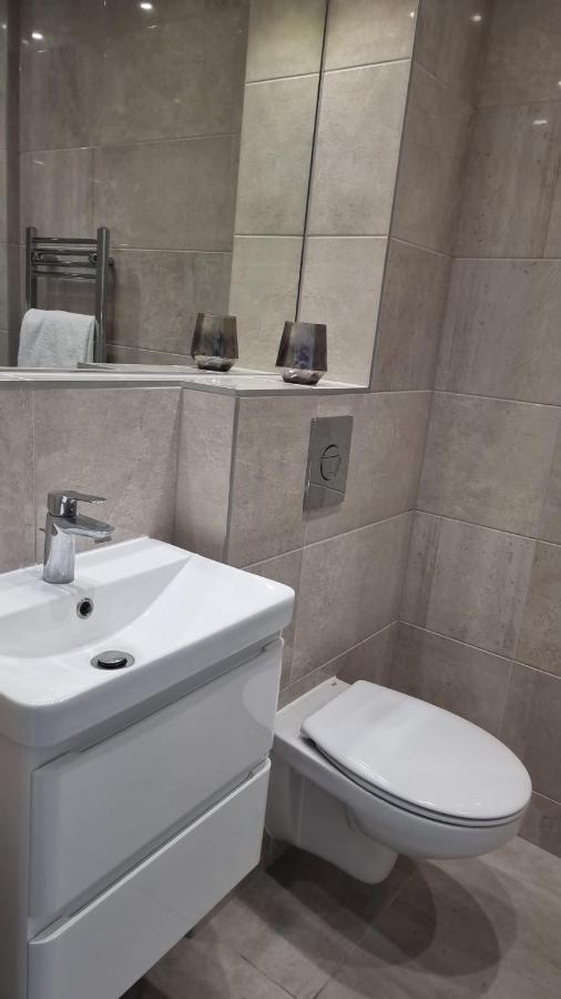 Jasmin Apartments - Luxury 1 & 2 Bedroom Units With Free Parking 부쉬 외부 사진