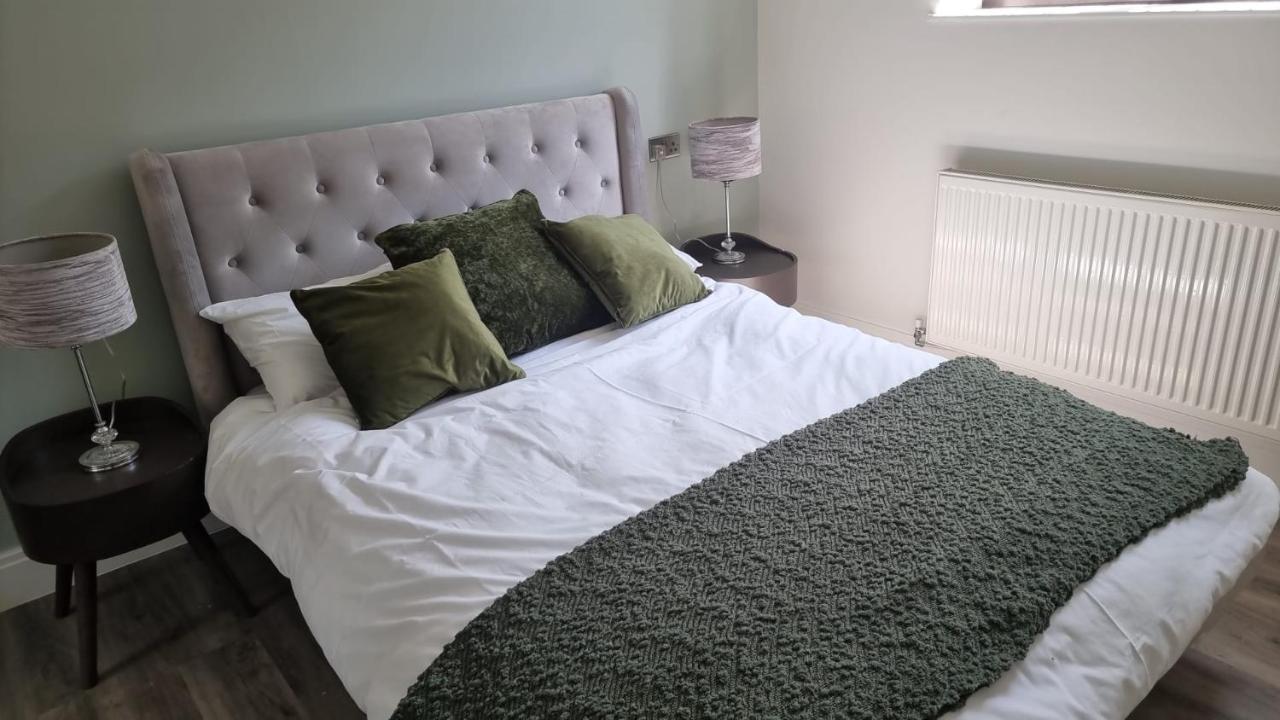 Jasmin Apartments - Luxury 1 & 2 Bedroom Units With Free Parking 부쉬 외부 사진