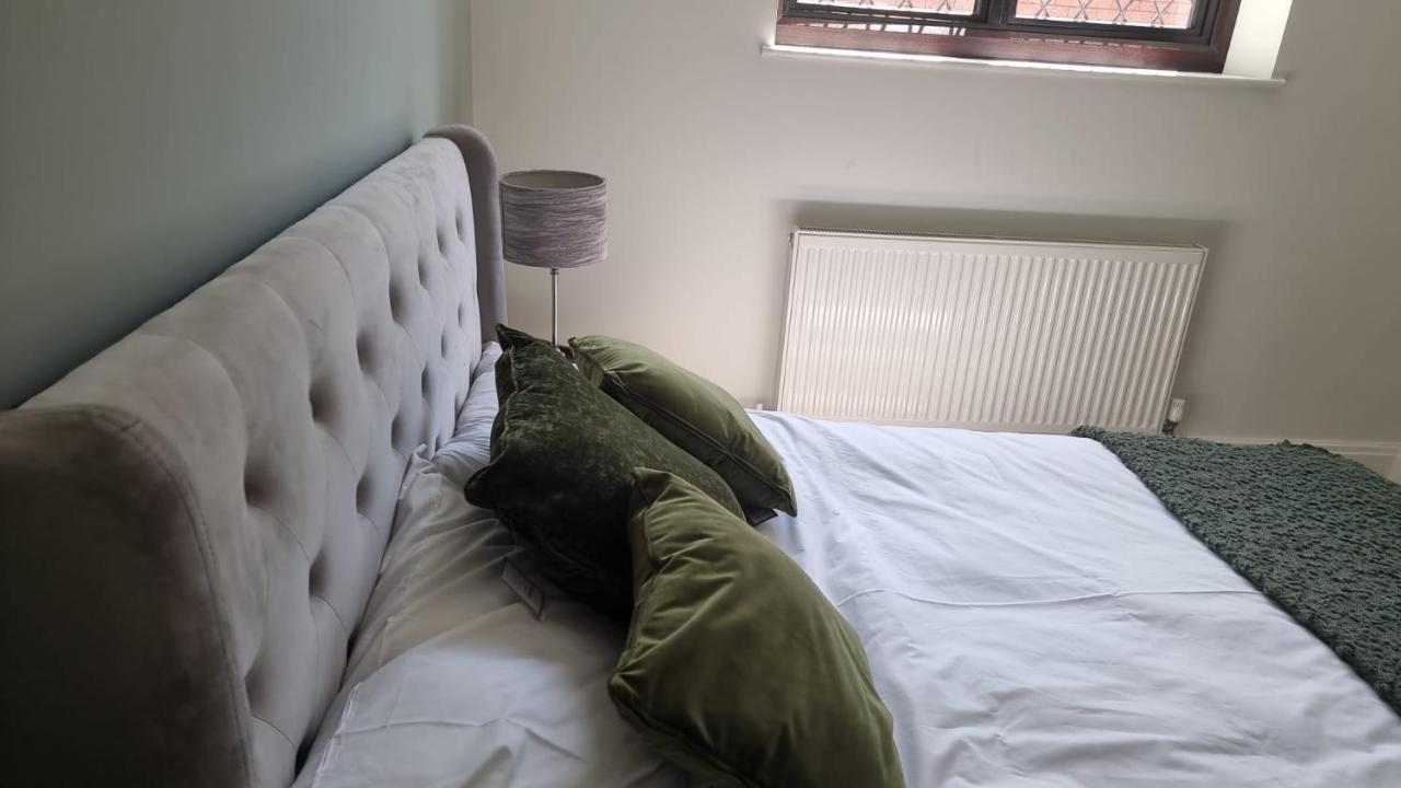 Jasmin Apartments - Luxury 1 & 2 Bedroom Units With Free Parking 부쉬 외부 사진