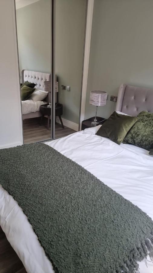 Jasmin Apartments - Luxury 1 & 2 Bedroom Units With Free Parking 부쉬 외부 사진