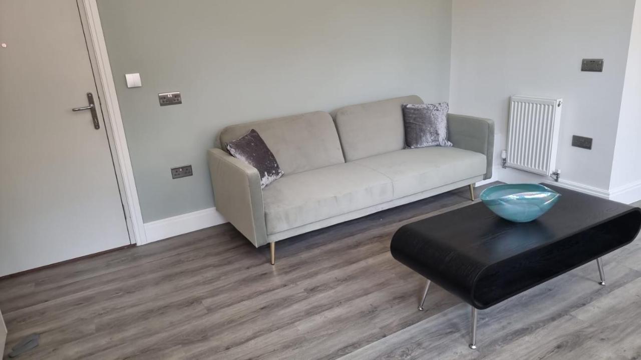 Jasmin Apartments - Luxury 1 & 2 Bedroom Units With Free Parking 부쉬 외부 사진